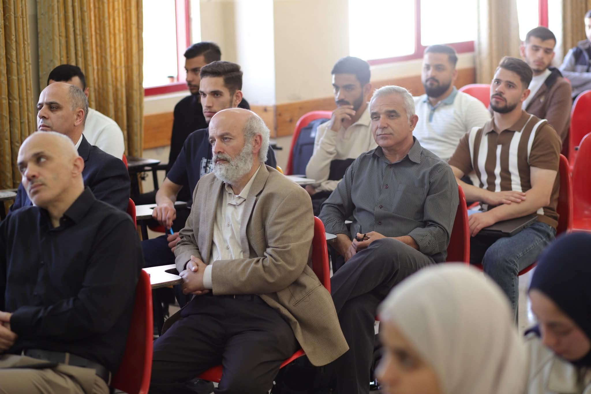 شركة نكسيرا ( بالسوفت) تنظم ورشة تدريبية في البرمجة بمساعدة الذكاء الاصطناعي في  جامعة بوليتكنيك فلسطين